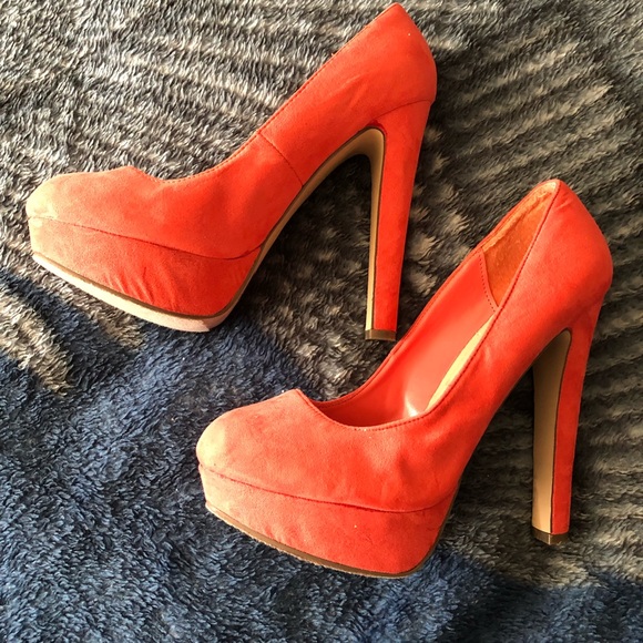 Heels - Picture 2 of 3